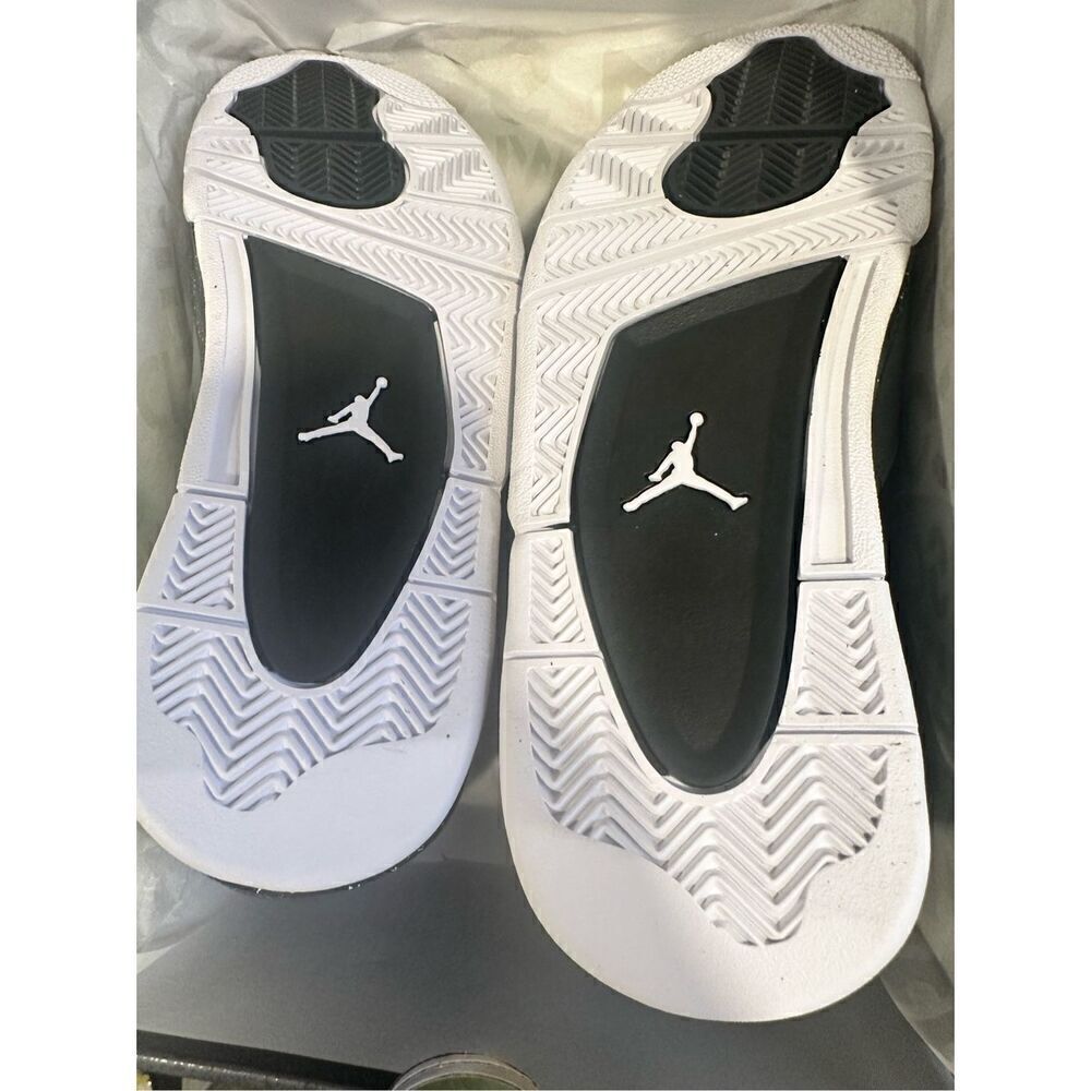 New- Air Jordan 4 Retro Black/White, size 9 - Picture 4 of 7
